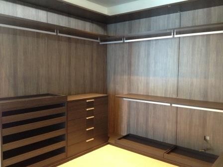 Walk in Wardrobe - CUBIC